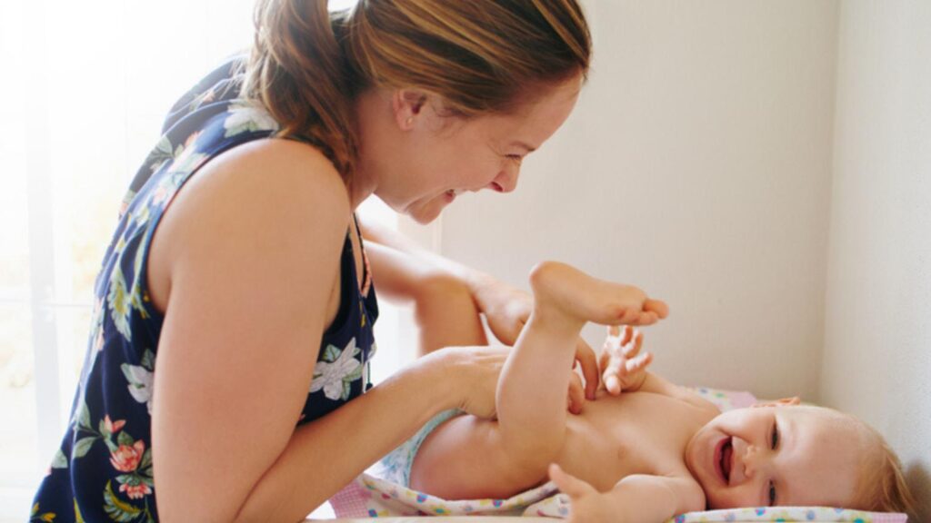 baby poop frequency marathi बाळ किती वेळा शी करतो