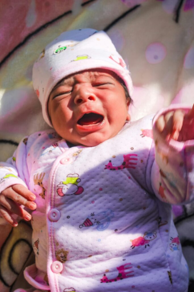 झोप येऊन बाळ रडत आहे baby sleep problem Marathi